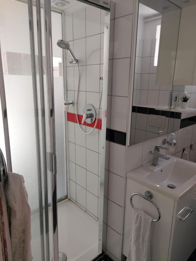 2+2Szemelyes Apartman Kerttel Appartement Székesfehérvár Buitenkant foto