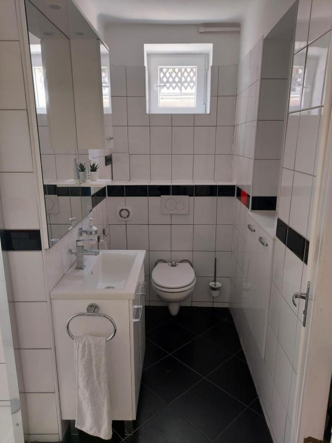 2+2Szemelyes Apartman Kerttel Appartement Székesfehérvár Buitenkant foto