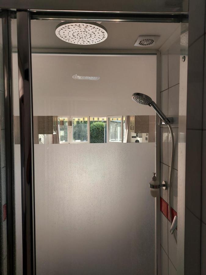 2+2Szemelyes Apartman Kerttel Appartement Székesfehérvár Buitenkant foto